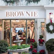 Brownie-Retail-Comercial-by-Eviar-Project-exterior-full