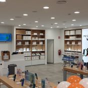 Comercial-Retail-Xiaomi-Asturias-by-Eviar-Project-interior-1-full