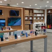Comercial-Retail-Xiaomi-Asturias-by-Eviar-Project-interior-3-full