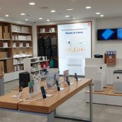 Comercial-Retail-Xiaomi-Asturias-by-Eviar-Project-interior-5-full