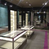 Etro-Retail-Comercial-by-Eviar-Project-interior-1