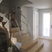 Interior-Casa-Reformas-Interiorismo-by-Eviar-Project-escaleras-inferiores