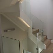 Interior-Casa-Reformas-Interiorismo-by-Eviar-Project-escaleras-superiores