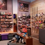Steve-Madden-Retail-Comercial-by-Eviar-Project-interior-1