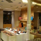 Yacare-Retail-Comercial-by-Eviar-Project-interior-1